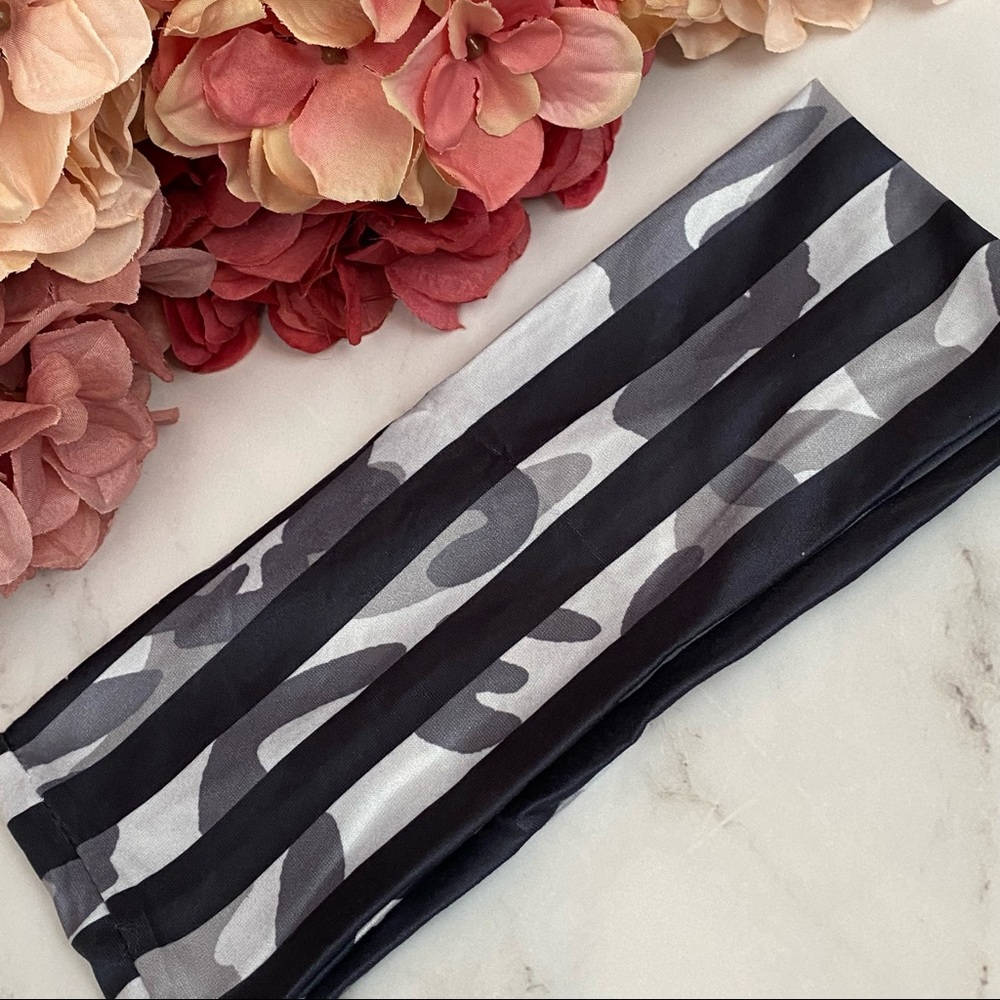 3/$28 Boho Patriotic Stretchy Wide Fabric Headband - Picture 11 of 16